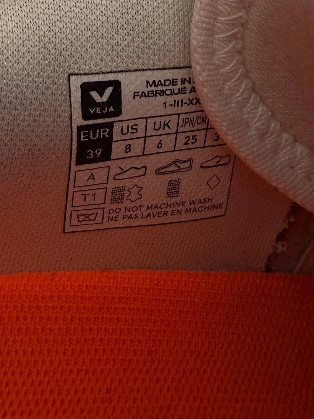 Veja Venturi Alveomesh White Pierre Natural size 8